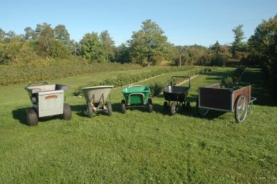 how to choose a wheelbarrow group shot