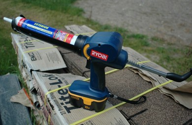 ryobi_caulk_gun_power tool