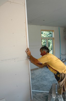 horizontal_drywall_sheets_basement_installation