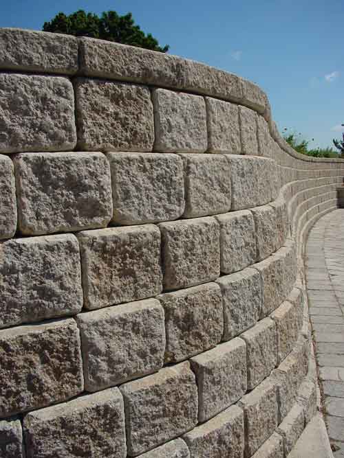 curved_retaining_wall