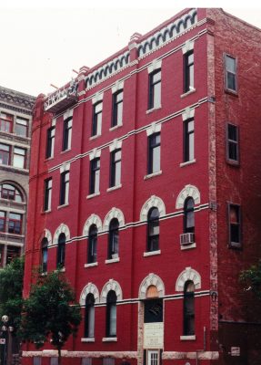 exterior paint red building